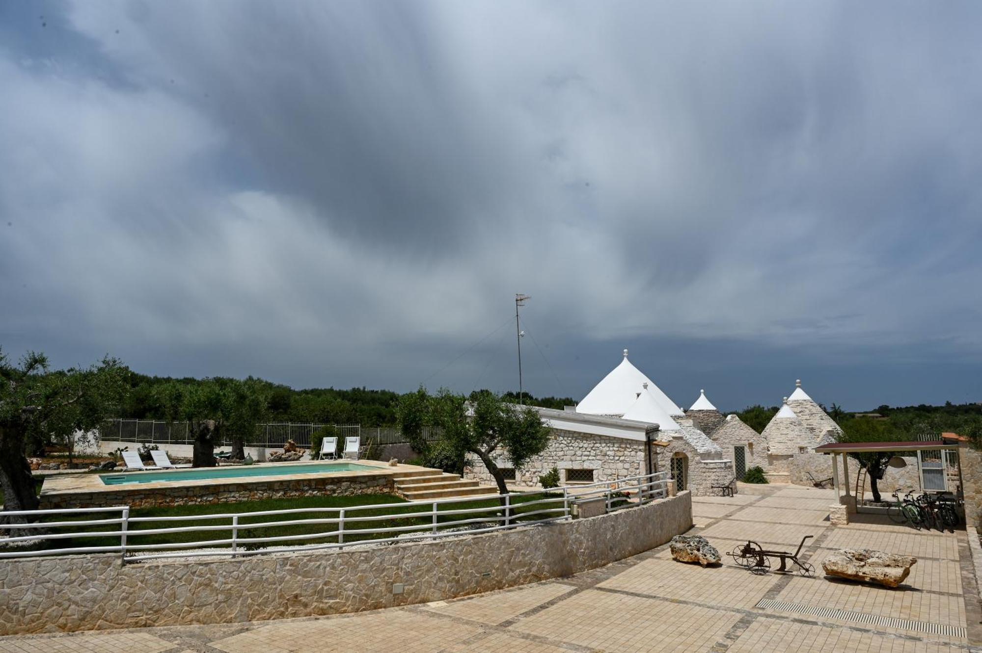 Trulli Lisanna - Apulian Hideaway With Pool Apartman Antonelli Kültér fotó